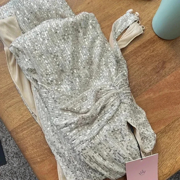 HELLO MOLLY DAZZLING NIGHTS SEQUIN MAXI DRESS - Picture 7 of 7